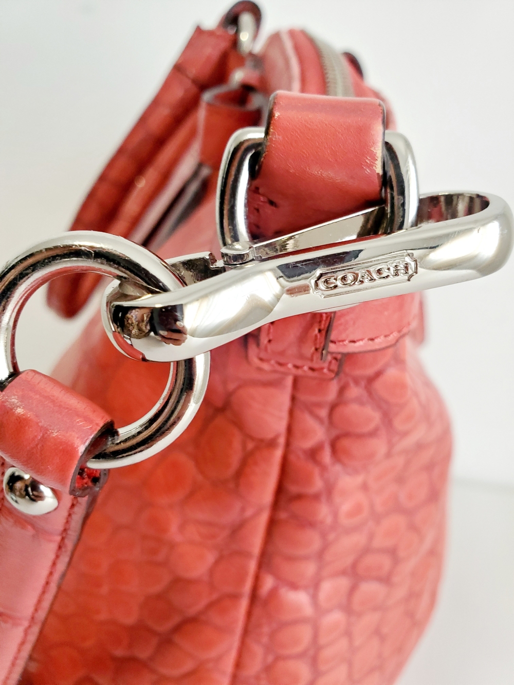 Coach Coral-Red Croc-Embossed Leather Shoulder Bag Coach - Picture 5 of 8